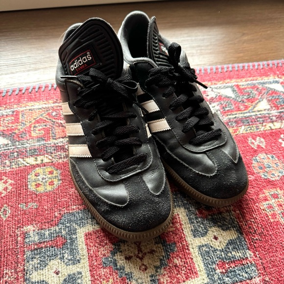 Black Adidas Sambas - Picture 3 of 6